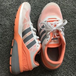 Adidas Cloud Foam Flow Size 6 women’s